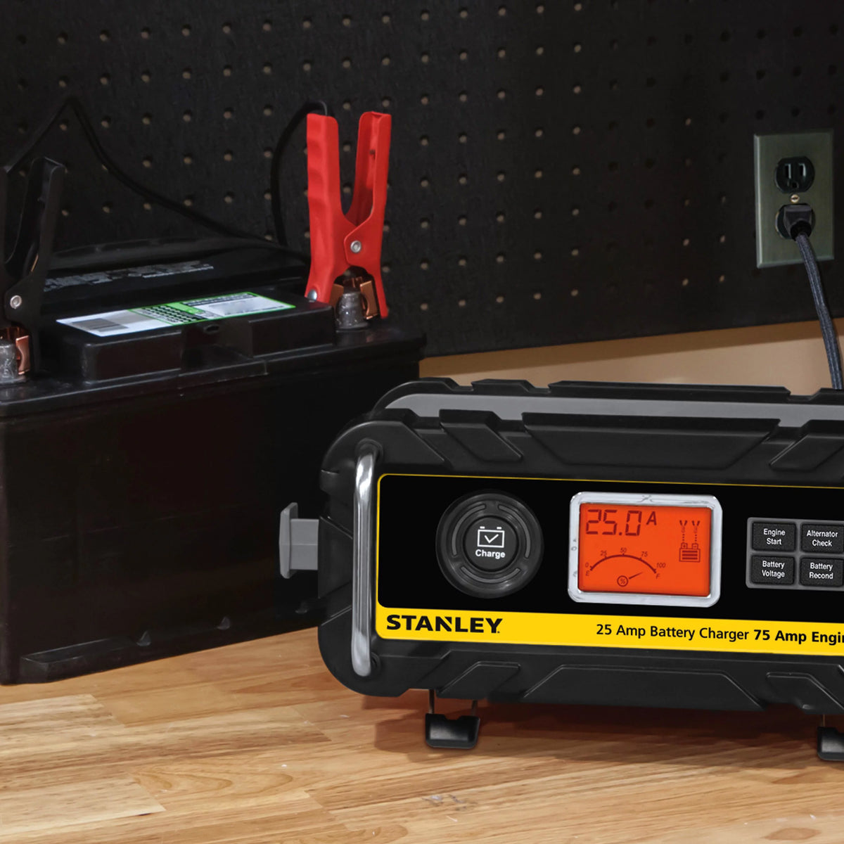Battery Charger/Maintainer With Engine Start H105598
