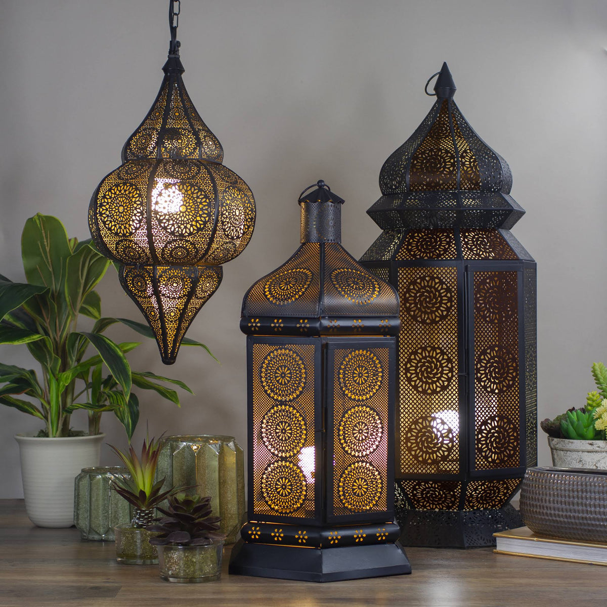 Black and Gold Moroccan Style Floral Cut-Out Table Lantern Lamp C77421