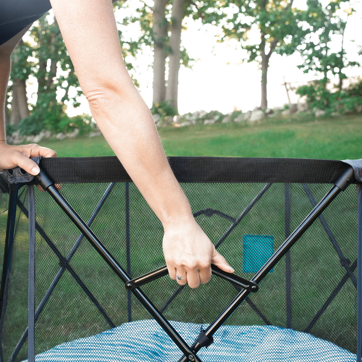 Portable Playard with Canopy H855222