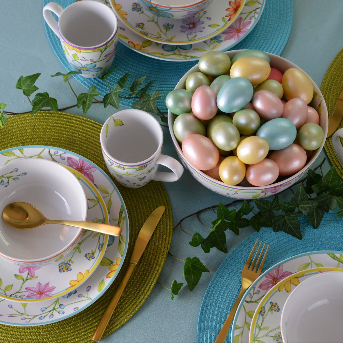 16 Piece Multicolor Dinnerware Set L419150