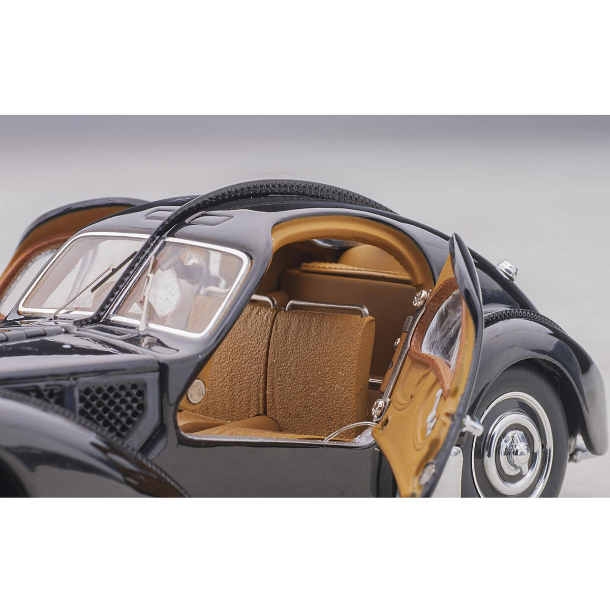 Black 1/43 Diecast Model Car B299