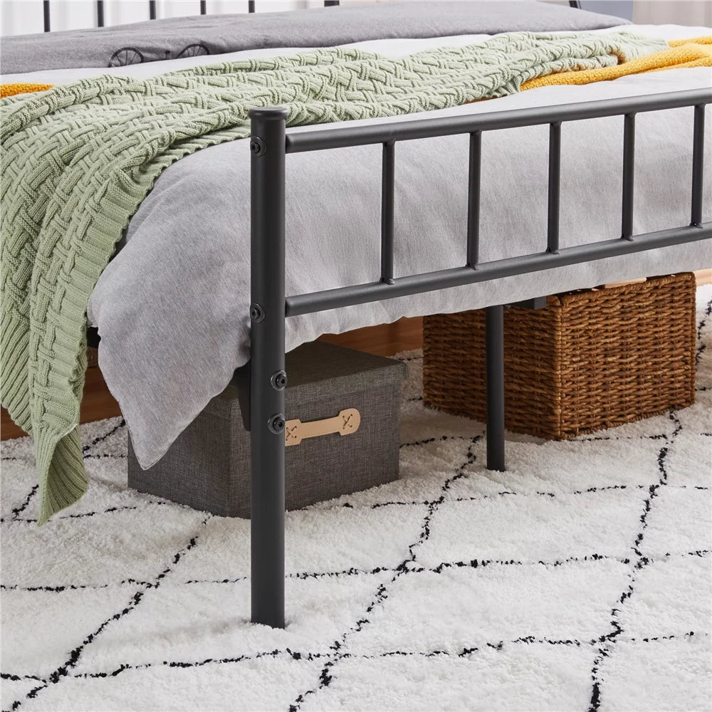 White Full Metal Platform Bed with Spindle Headboard and Footboard Y39836