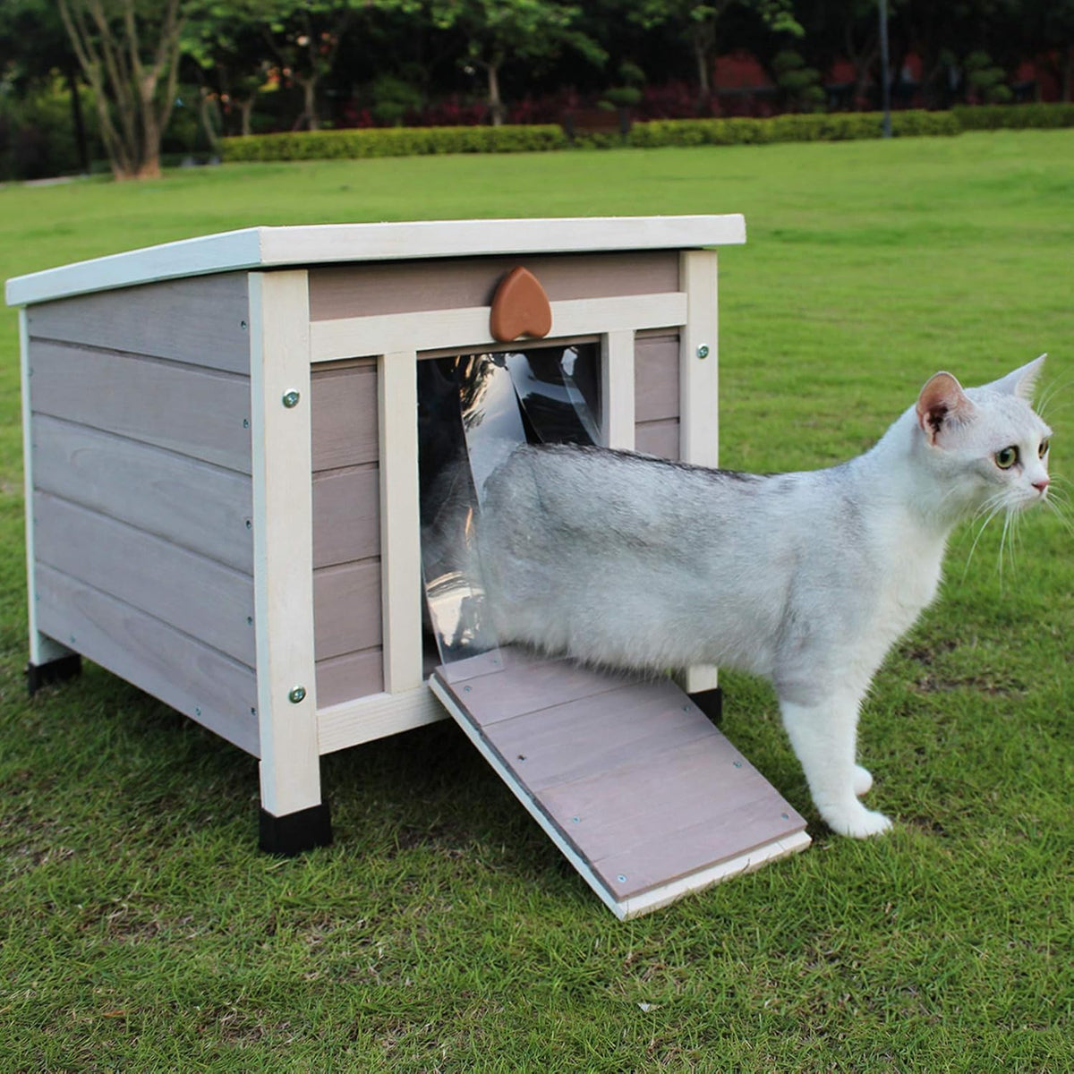 Weatherproof Wooden Small Animal House R2575