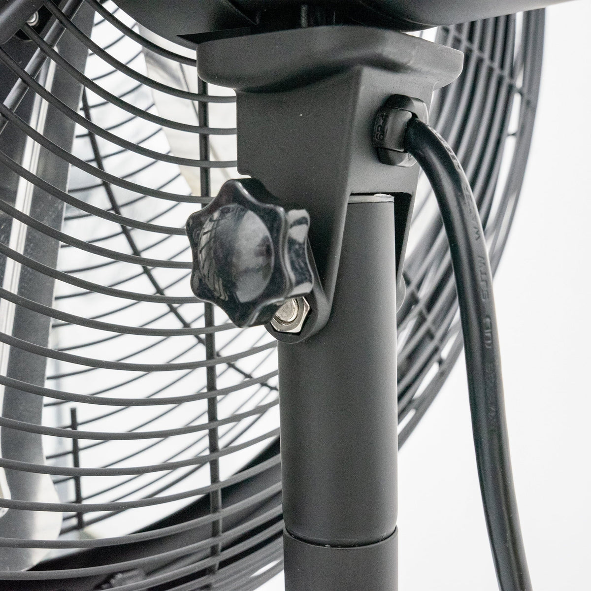 18 inch 3-Speed Metal Misting Stand Fan Black V845