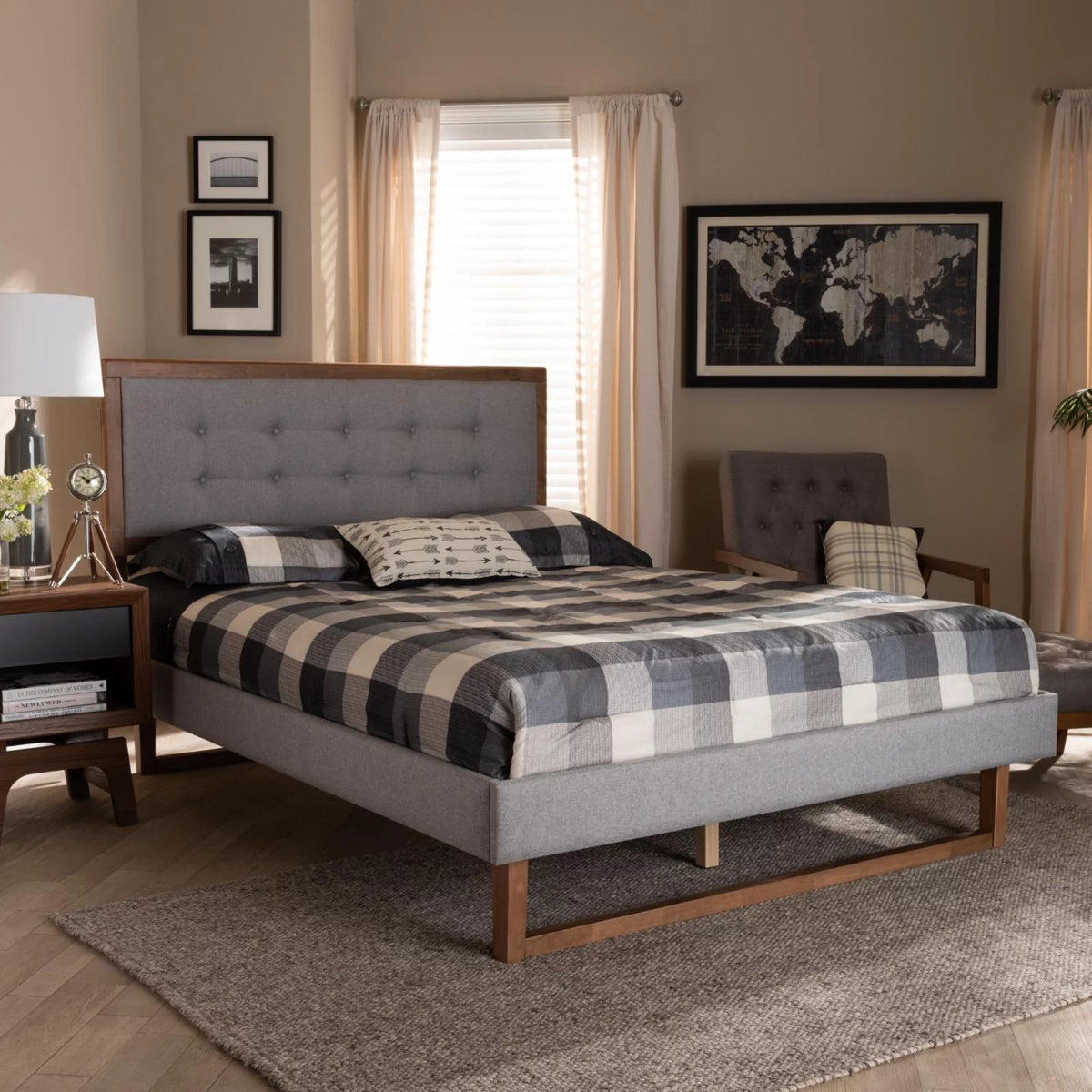 King Size Light Gray Upholstered Wood Platform Bed P32585